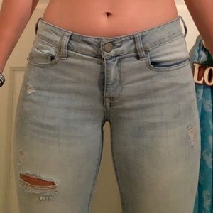 Skinny ripped low rise jeans